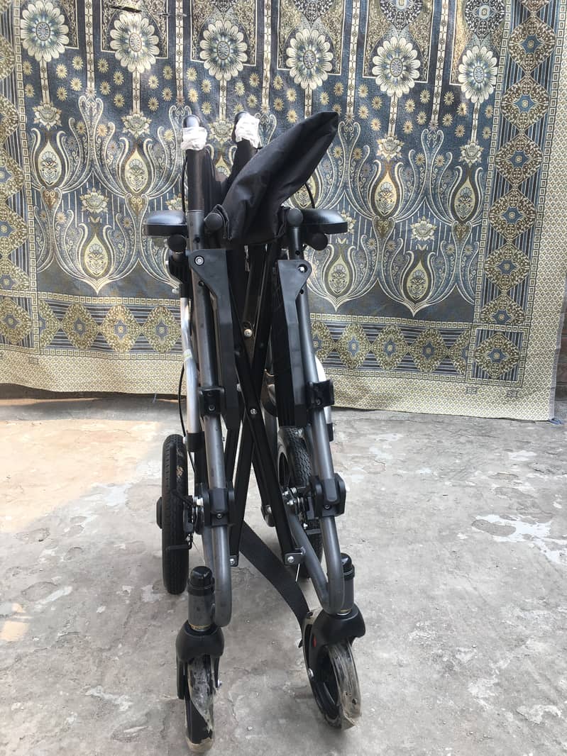 Foldable wheelchair 8