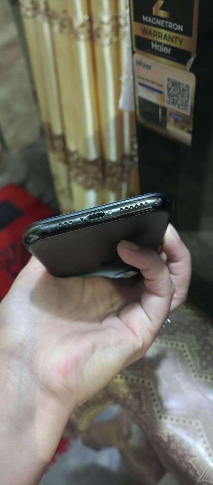 Apple iPhone 11 Pro 4