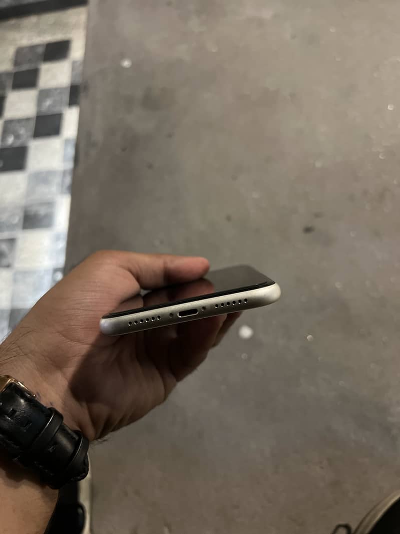 Apple iPhone 11 2