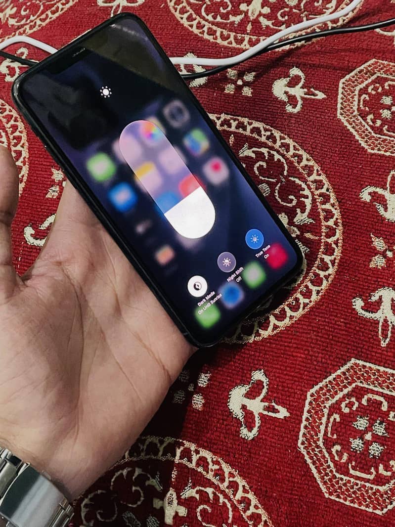Apple iPhone 11 Pro Max 2