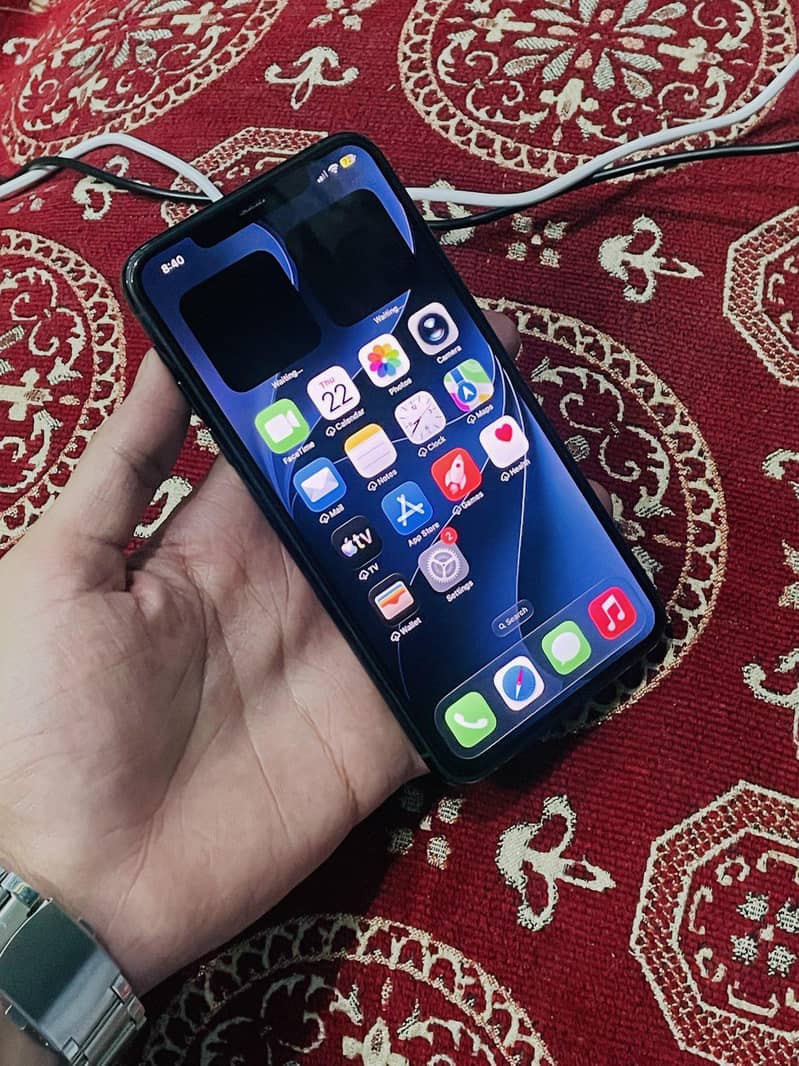 Apple iPhone 11 Pro Max 6