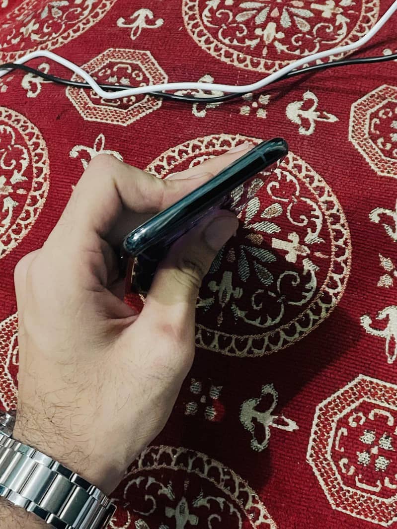 Apple iPhone 11 Pro Max 7