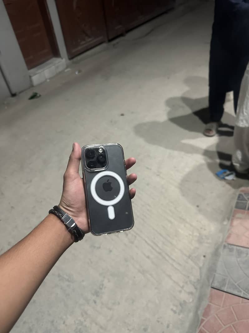 Apple iPhone 14 Pro jv 1