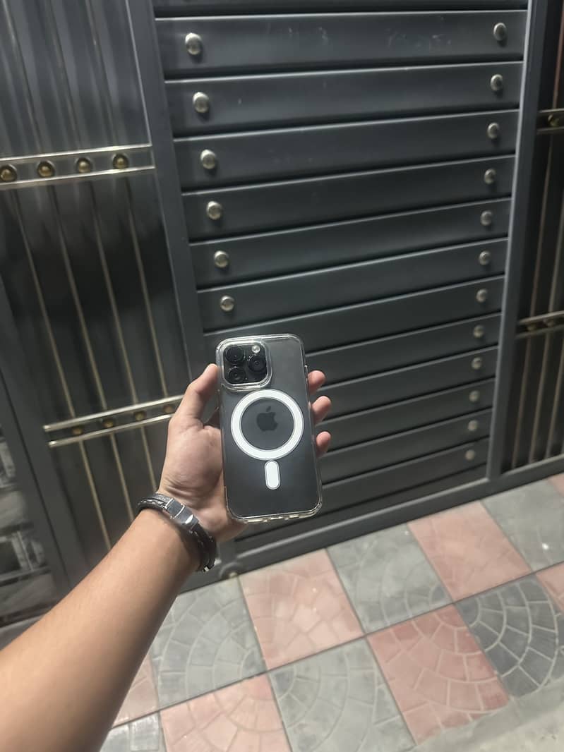 Apple iPhone 14 Pro jv 2