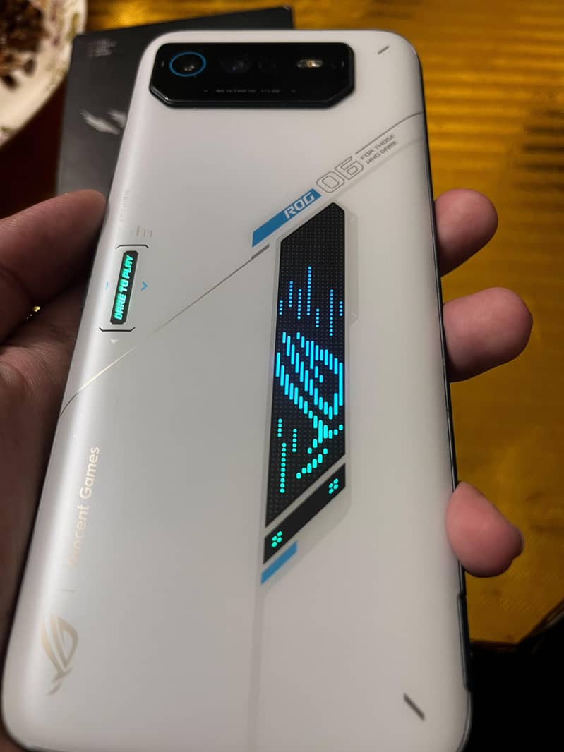 Asus ROG  6 4