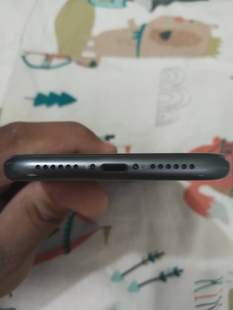 Apple iPhone 11 3