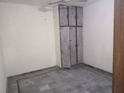 03 Marla 1st Floor Available For rent (Street 7 Cavalry Market)