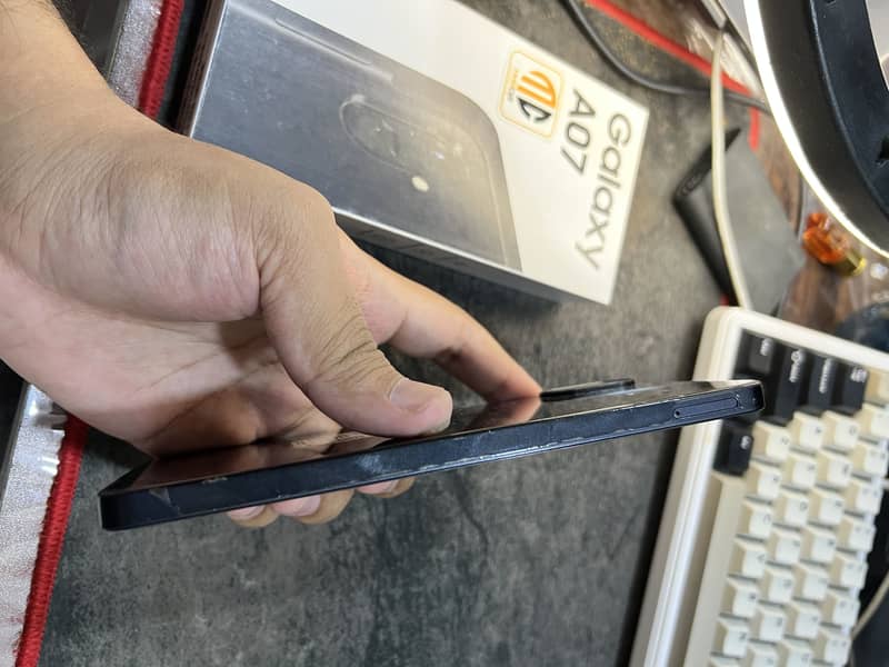Samsung Mobile A07 1