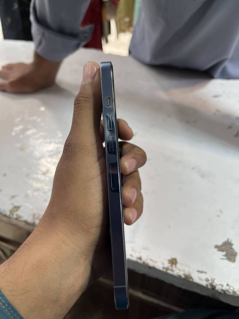 Apple iPhone 13 Pro Max 2