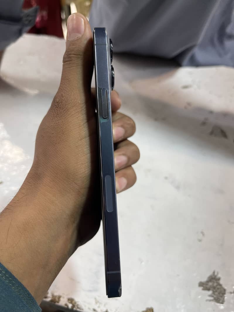 Apple iPhone 13 Pro Max 8