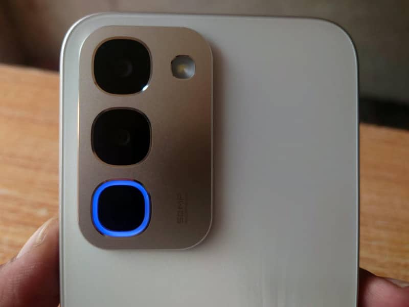Realme C100 1