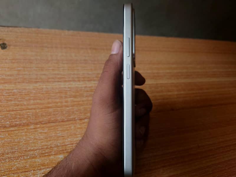 Realme C100 3