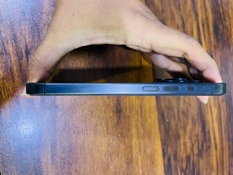 Apple iPhone 15 Pro 6