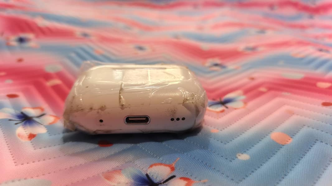Apple pro 2 ear buds 3