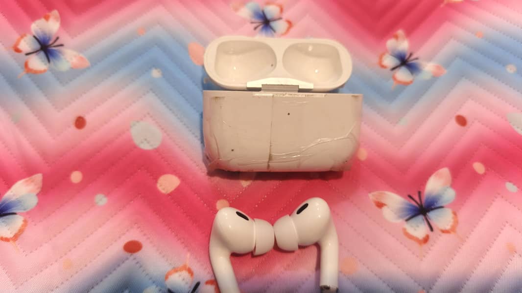 Apple pro 2 ear buds 4