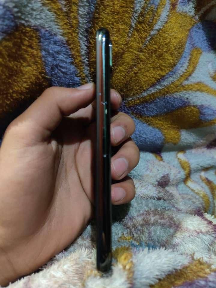 iphone xs 3