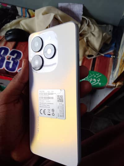 Tecno Spark 20C  4+4 = 128