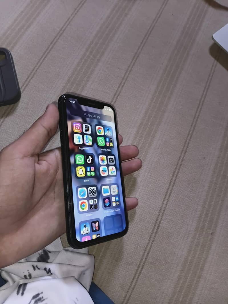 Apple iPhone XR 3