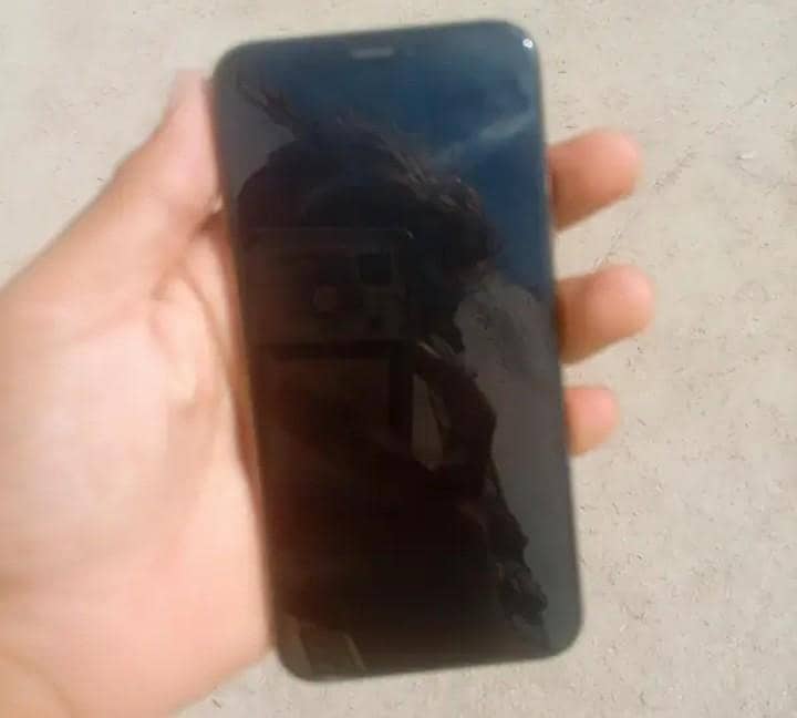 Apple iPhone XS 0