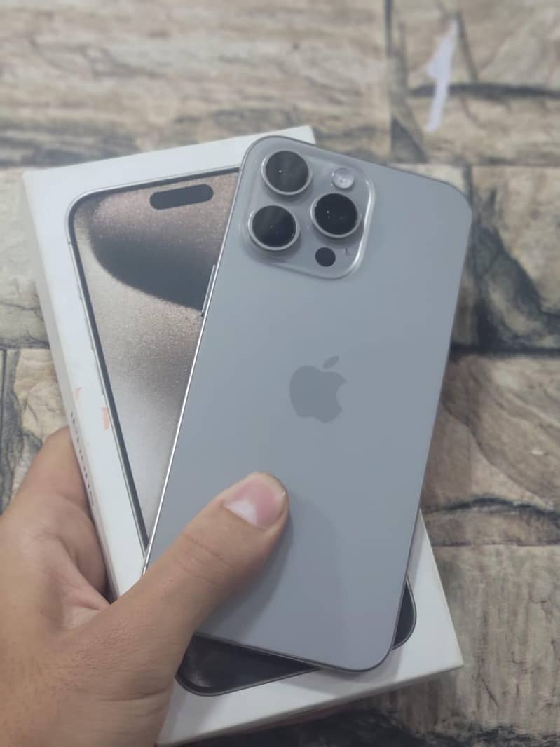Apple iPhone 15 Pro Max 0