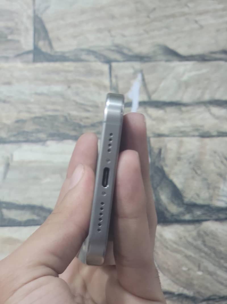 Apple iPhone 15 Pro Max 8
