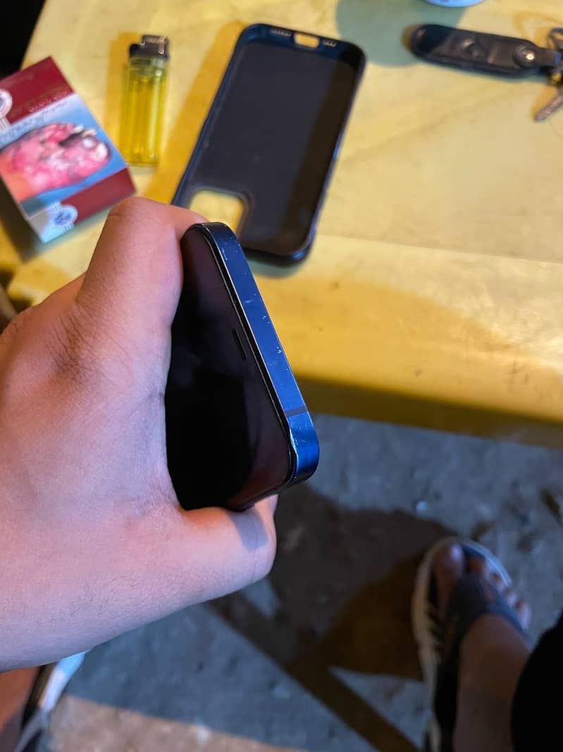 Apple iPhone 12 2