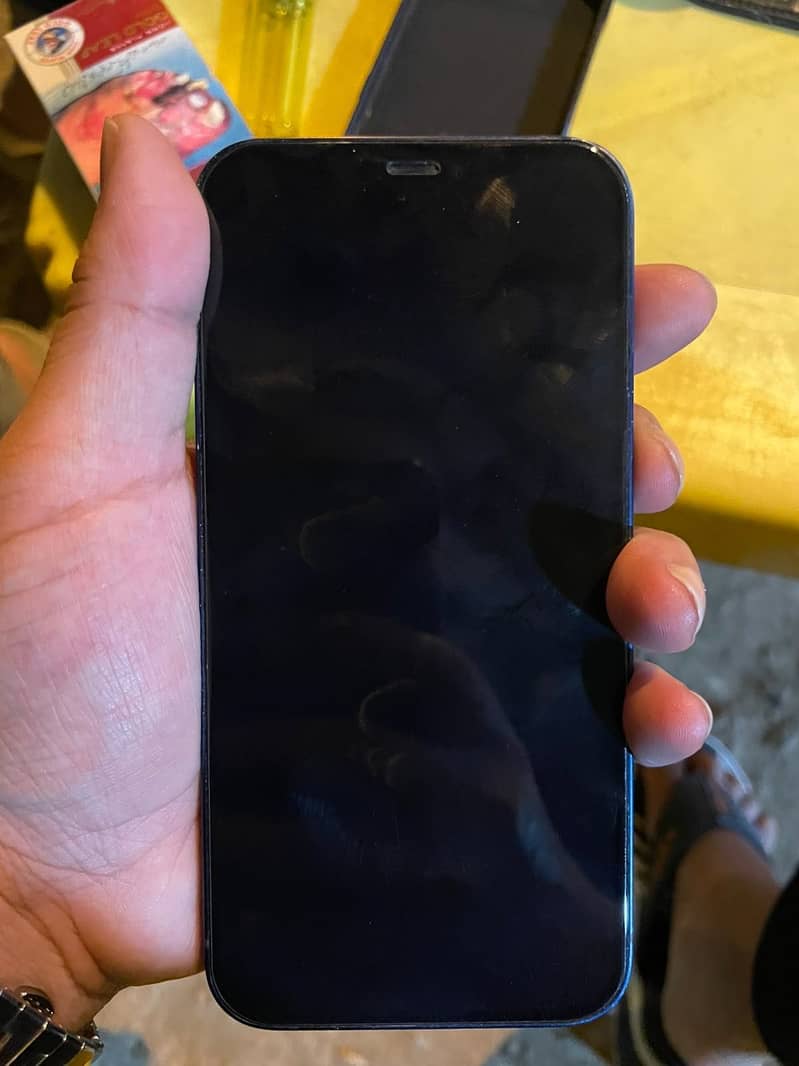 Apple iPhone 12 3