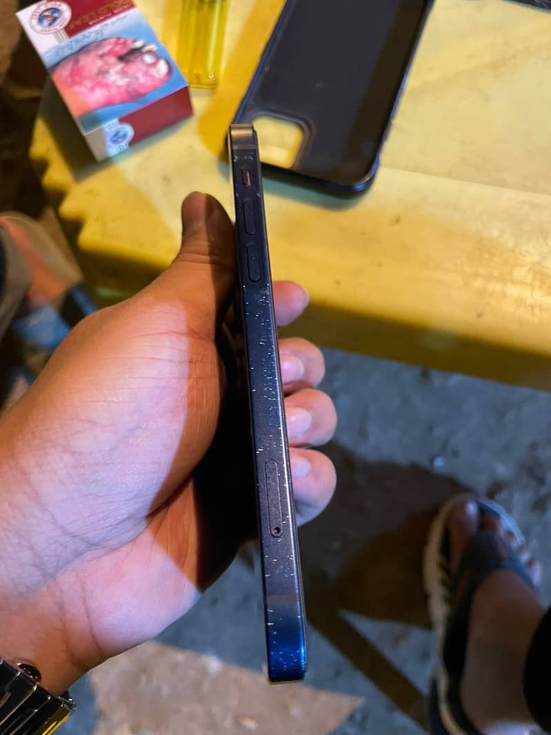Apple iPhone 12 5