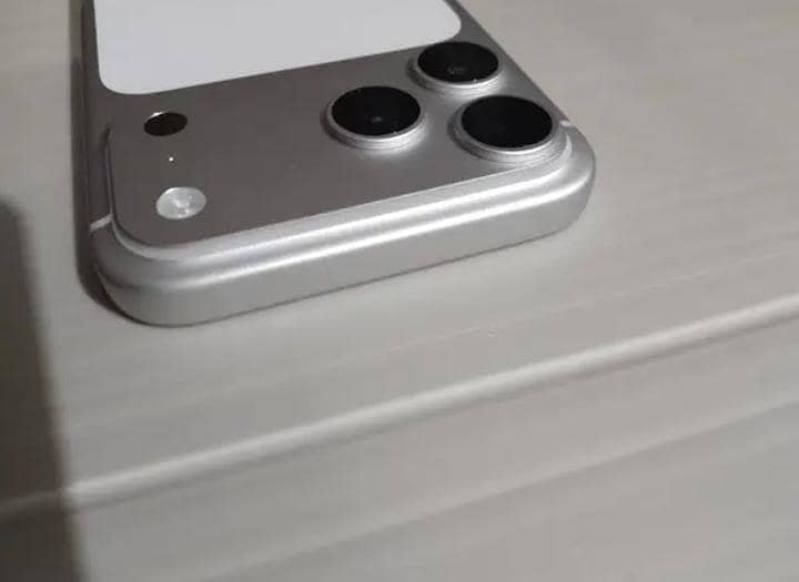 Apple iPhone 17 Pro Max 3