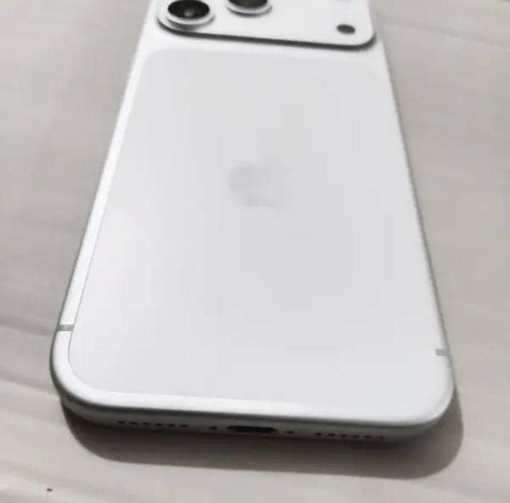 Apple iPhone 17 Pro Max 6