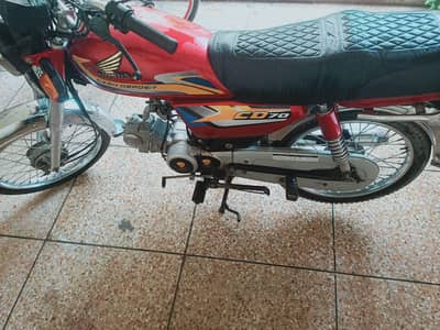 Road Prince Red color