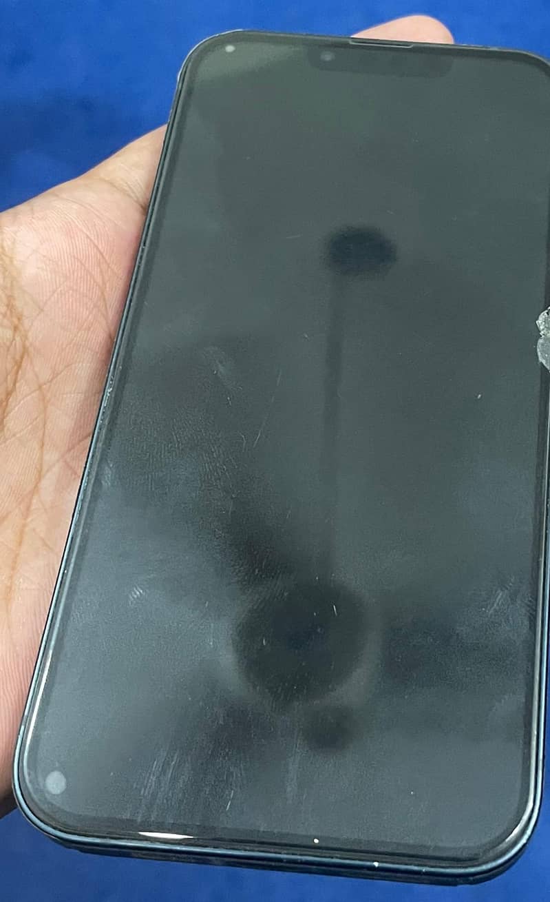 Apple iPhone 13 4