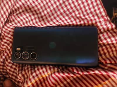 moto edge 30 pro