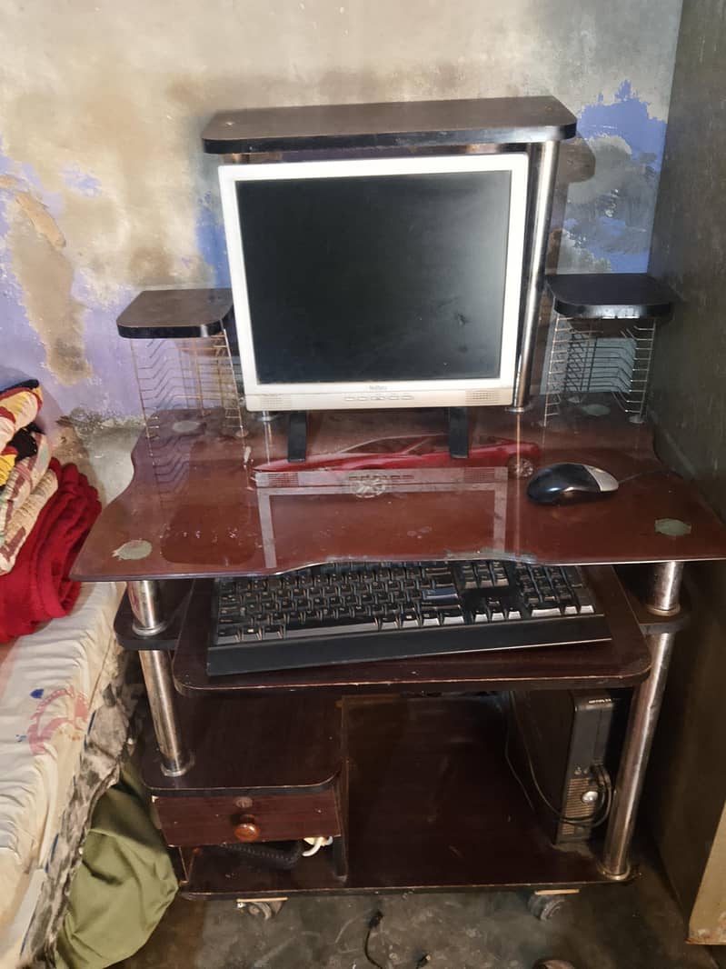 pc, keyboard, mouse, computer table, LCD, 0