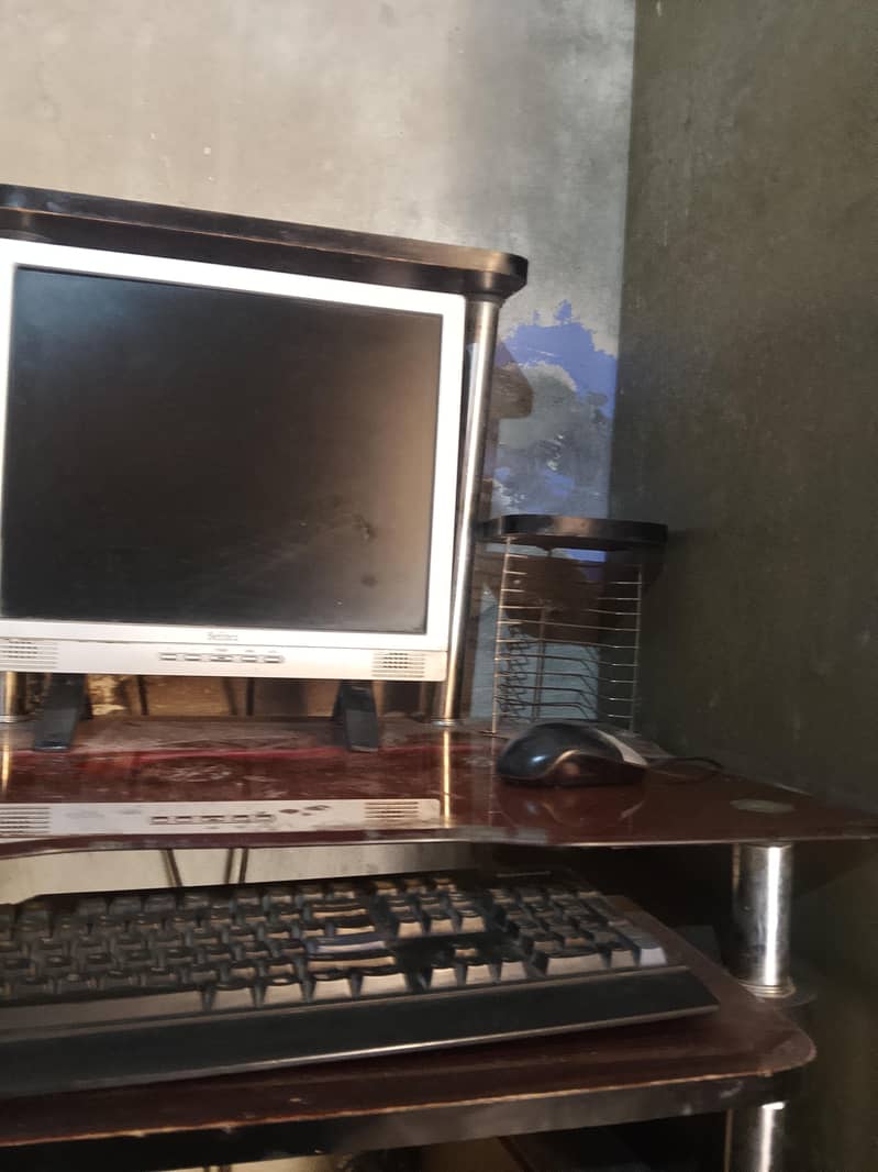 pc, keyboard, mouse, computer table, LCD, 4
