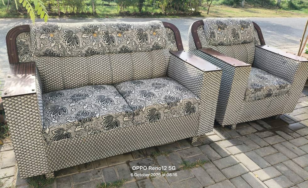 Sofa set 0