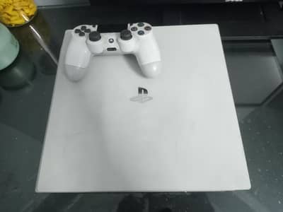 PS4 PRO 10/10 CONDITION
