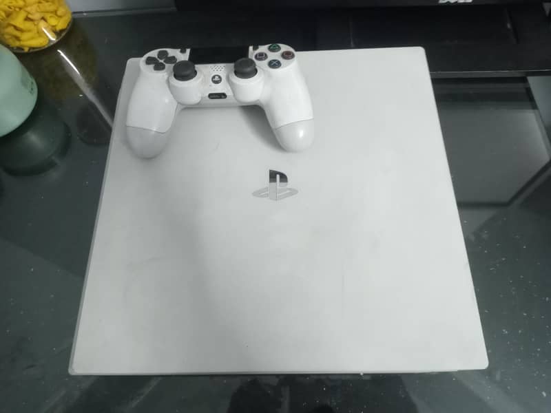 PS4 PRO 10/10 CONDITION 0