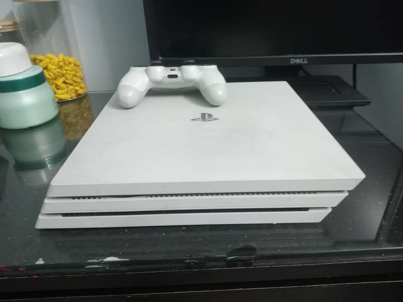 PS4 PRO 10/10 CONDITION 1