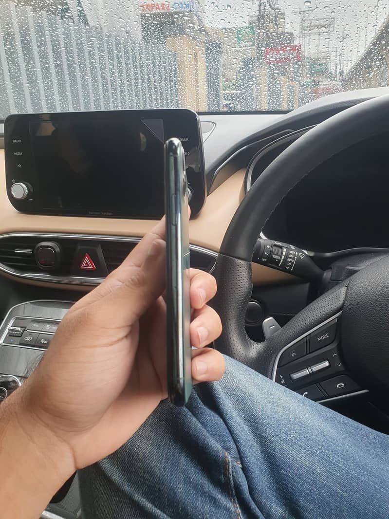 Apple iPhone 11 Pro 0