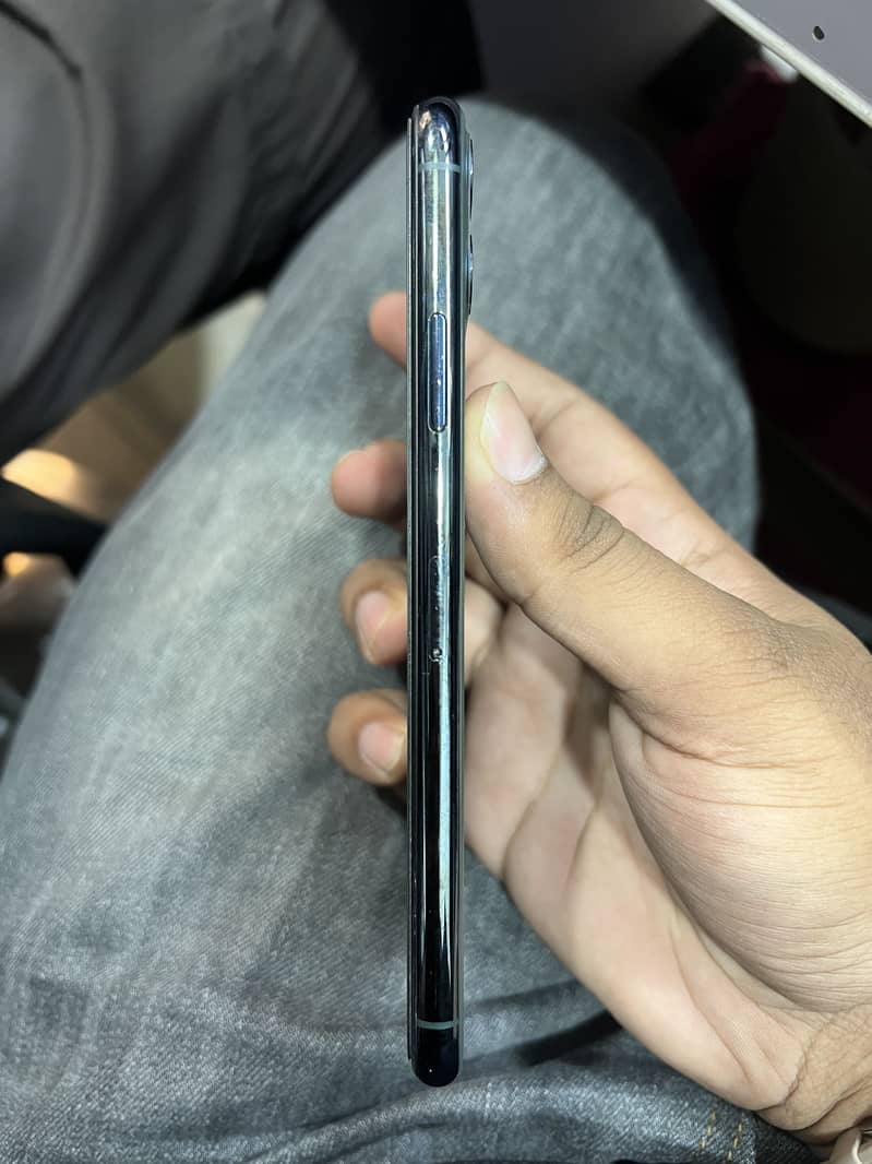 Apple iPhone 11 Pro Max 3