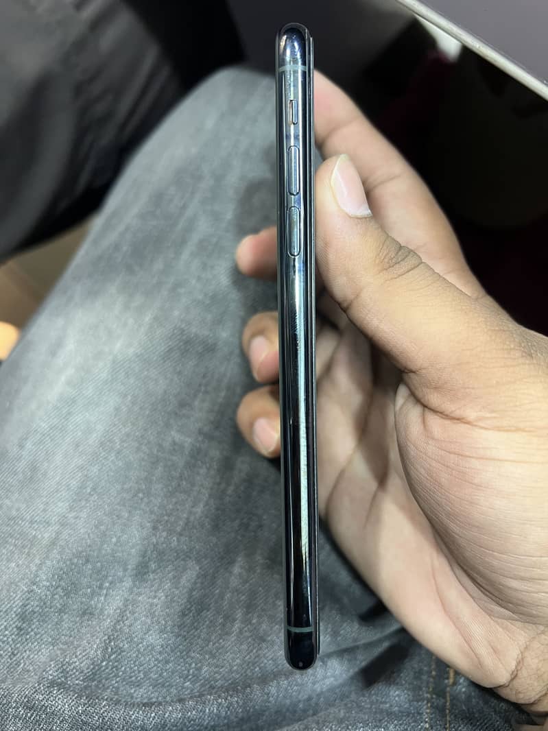 Apple iPhone 11 Pro Max 5