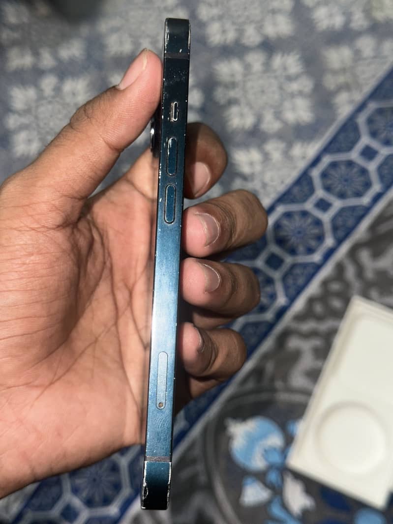 Apple iPhone 13 3