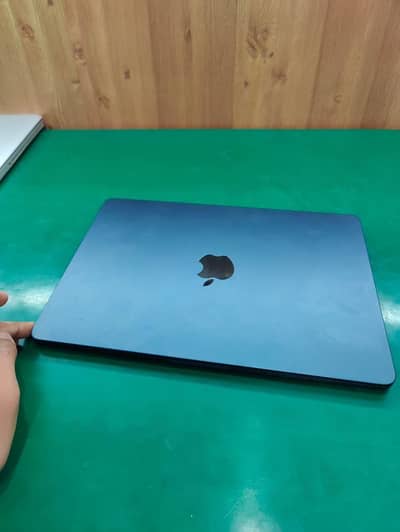 MacBook Air M2 | Midnight Blue | 8GB / 256GB