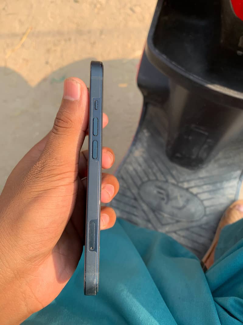 iPhone 13 1