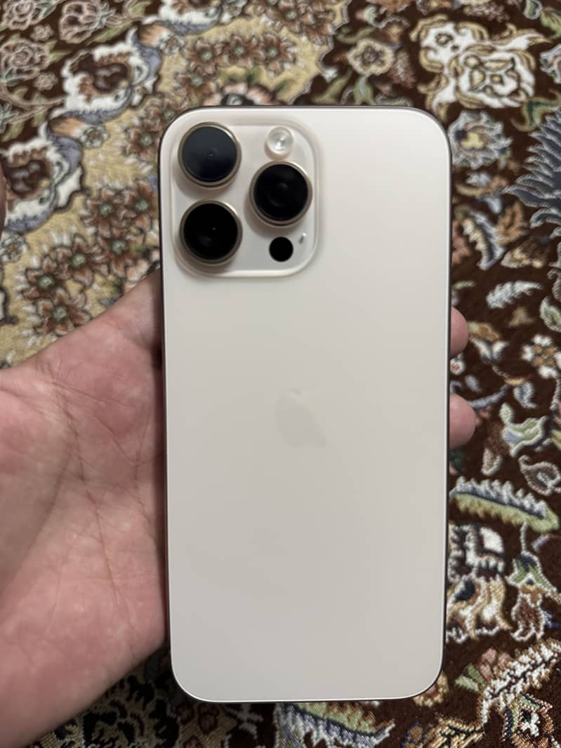 Apple iPhone 16 Pro Max 0