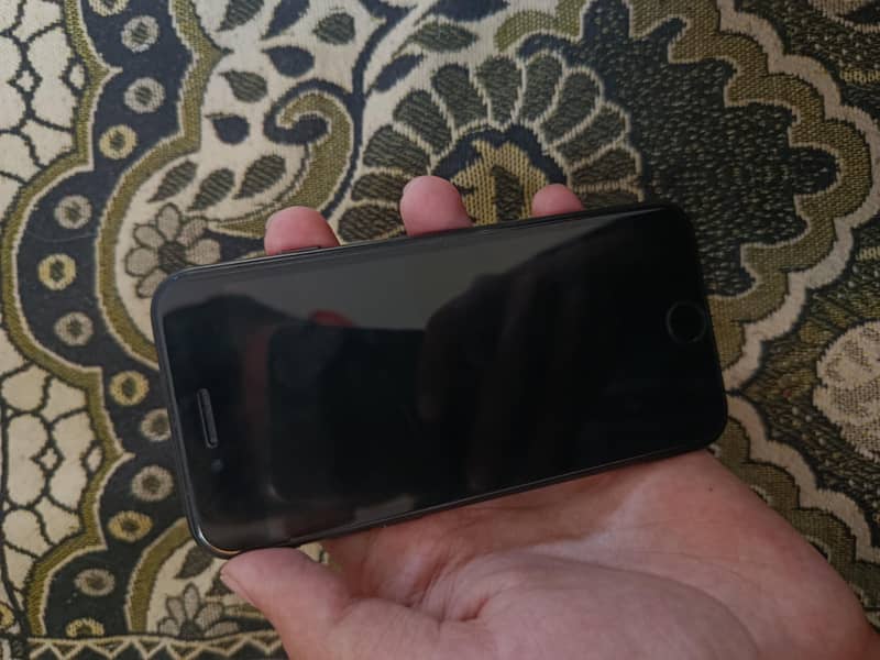 Apple iPhone SE 6