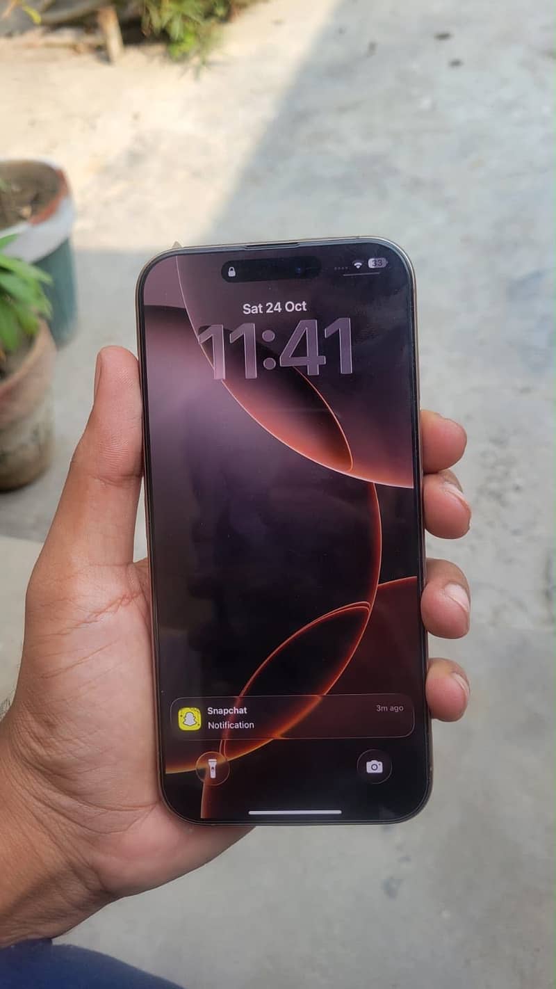 Apple iPhone 16 Pro Max 1