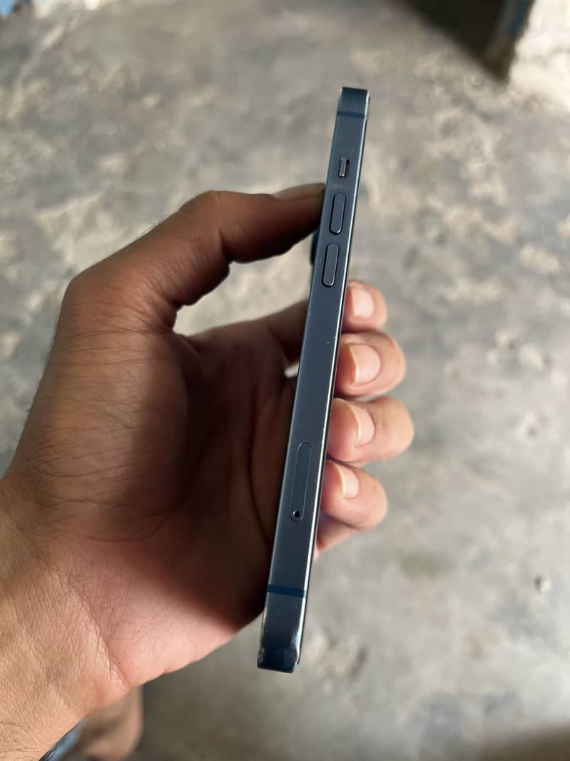 Apple iPhone 13 3
