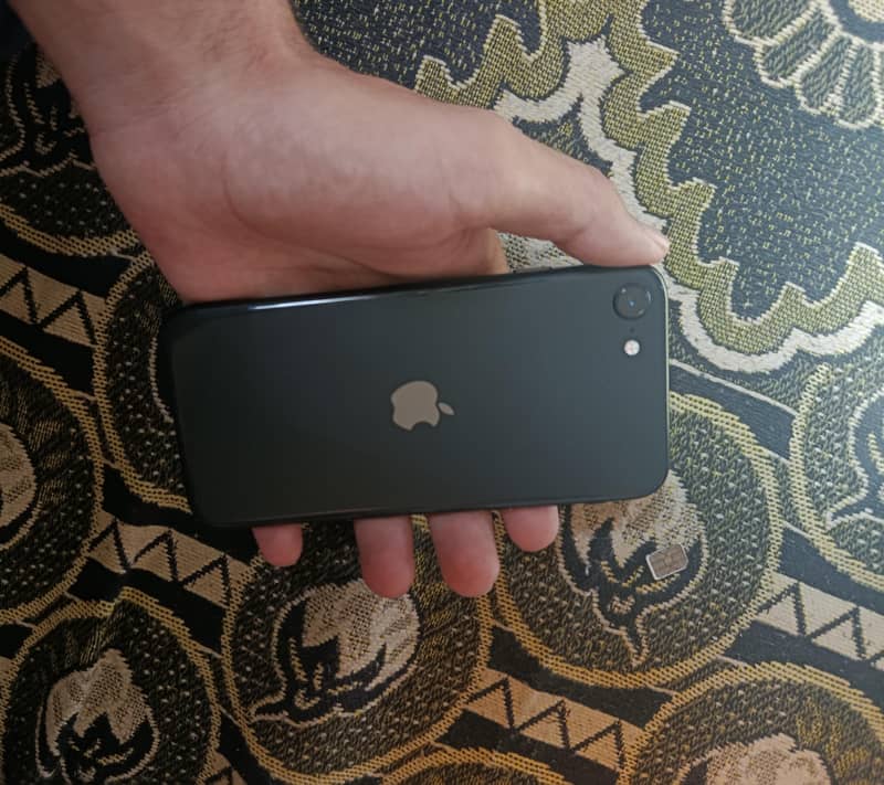 Apple iPhone SE 0